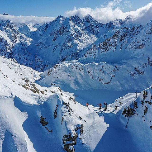 Auron & Isola 2000